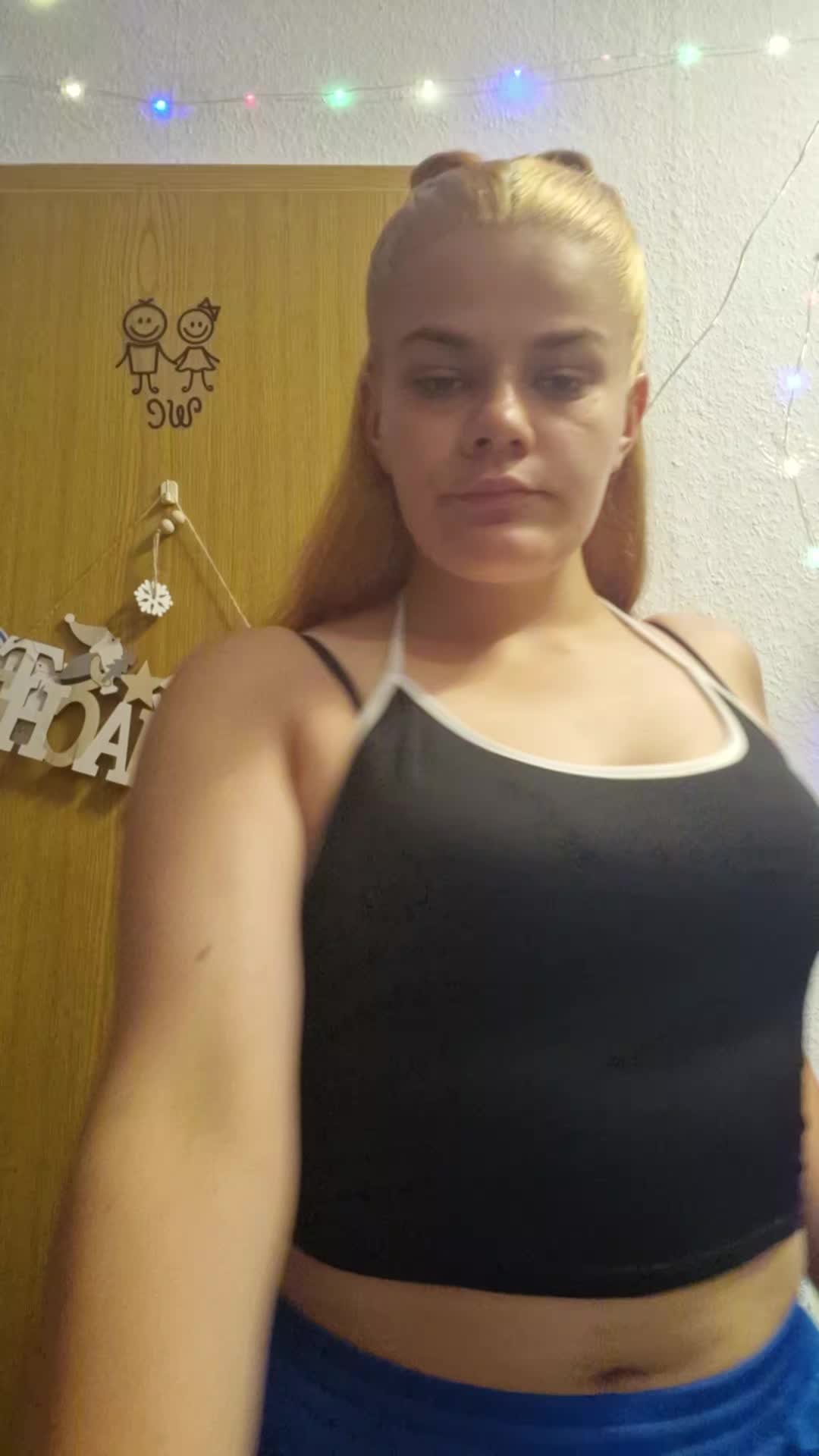 @Anna_rstock_109