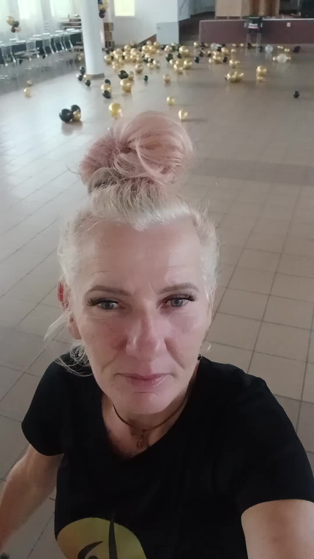 @Kinga✌(◕‿-)✌✿ &hearts;‿&hearts;)