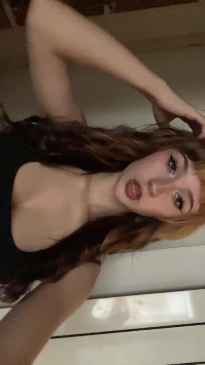 @𖣂