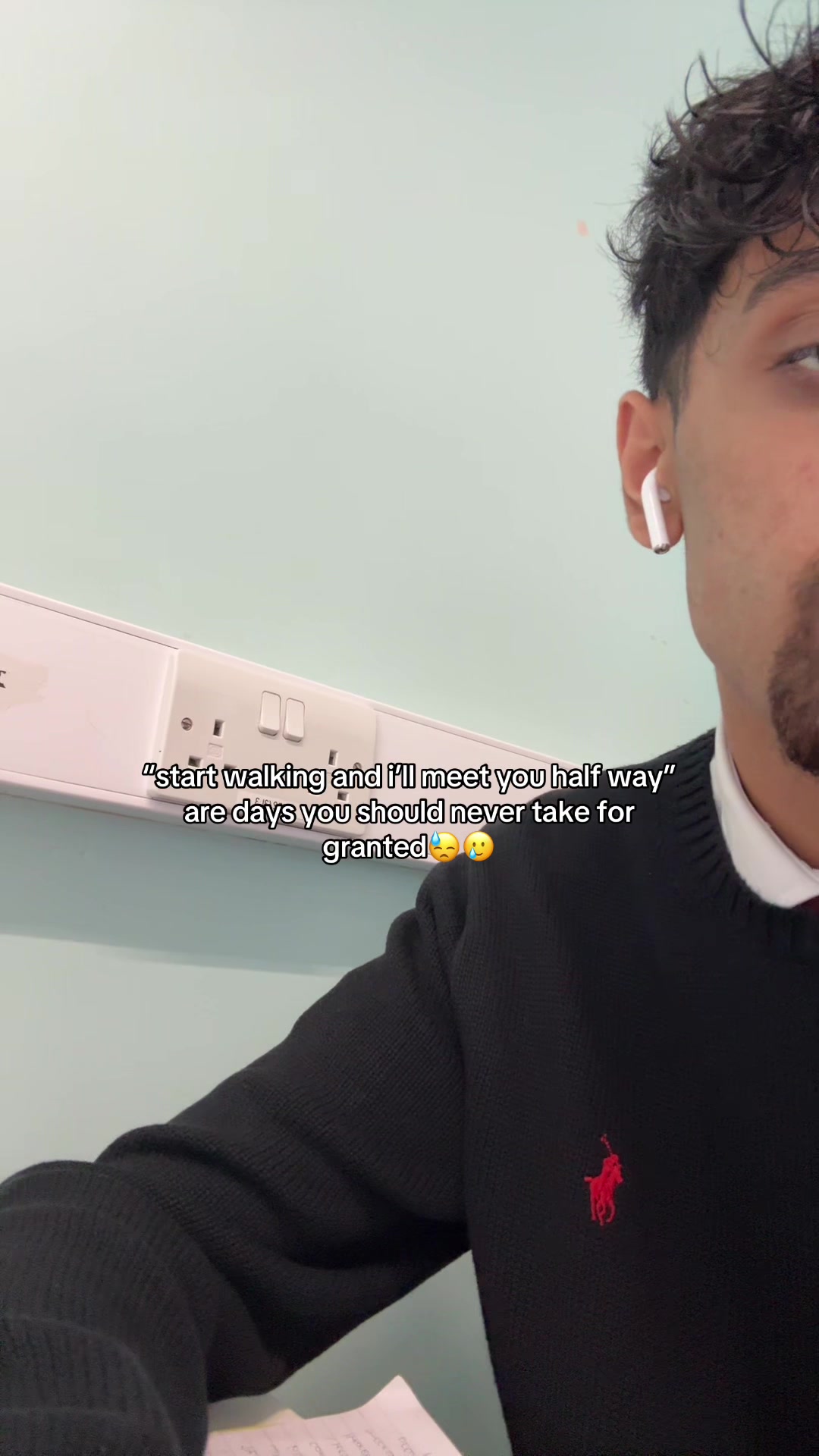 @mo