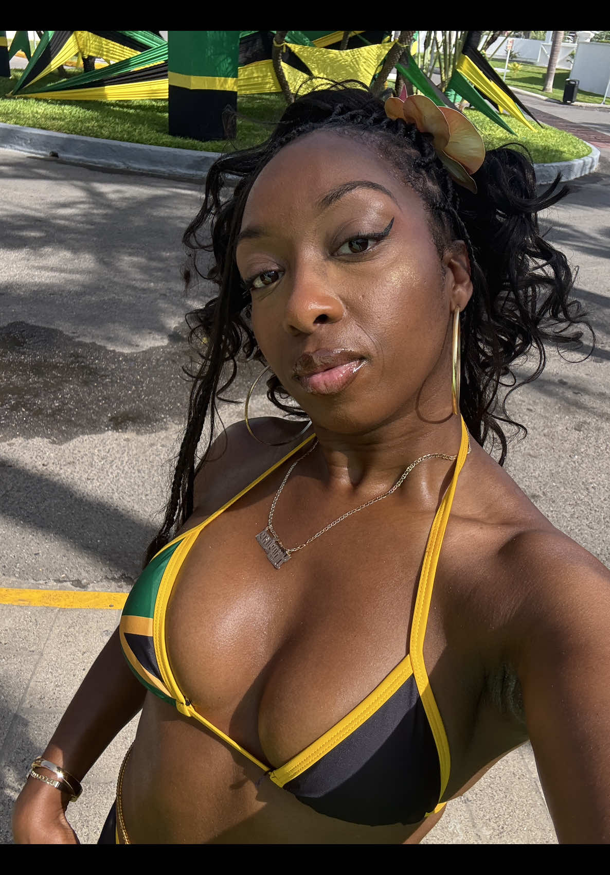@AngelineLala