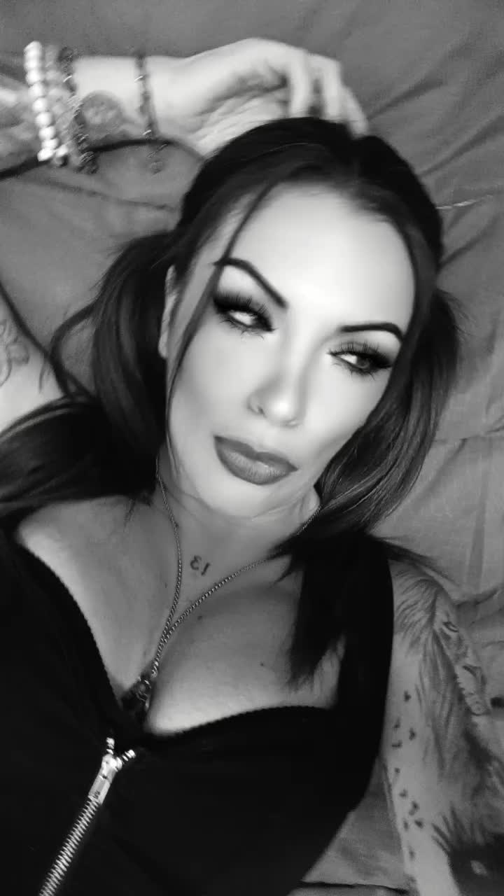 @⚜️❤🔥LA REGINA DI TIK TOK🌹🐿