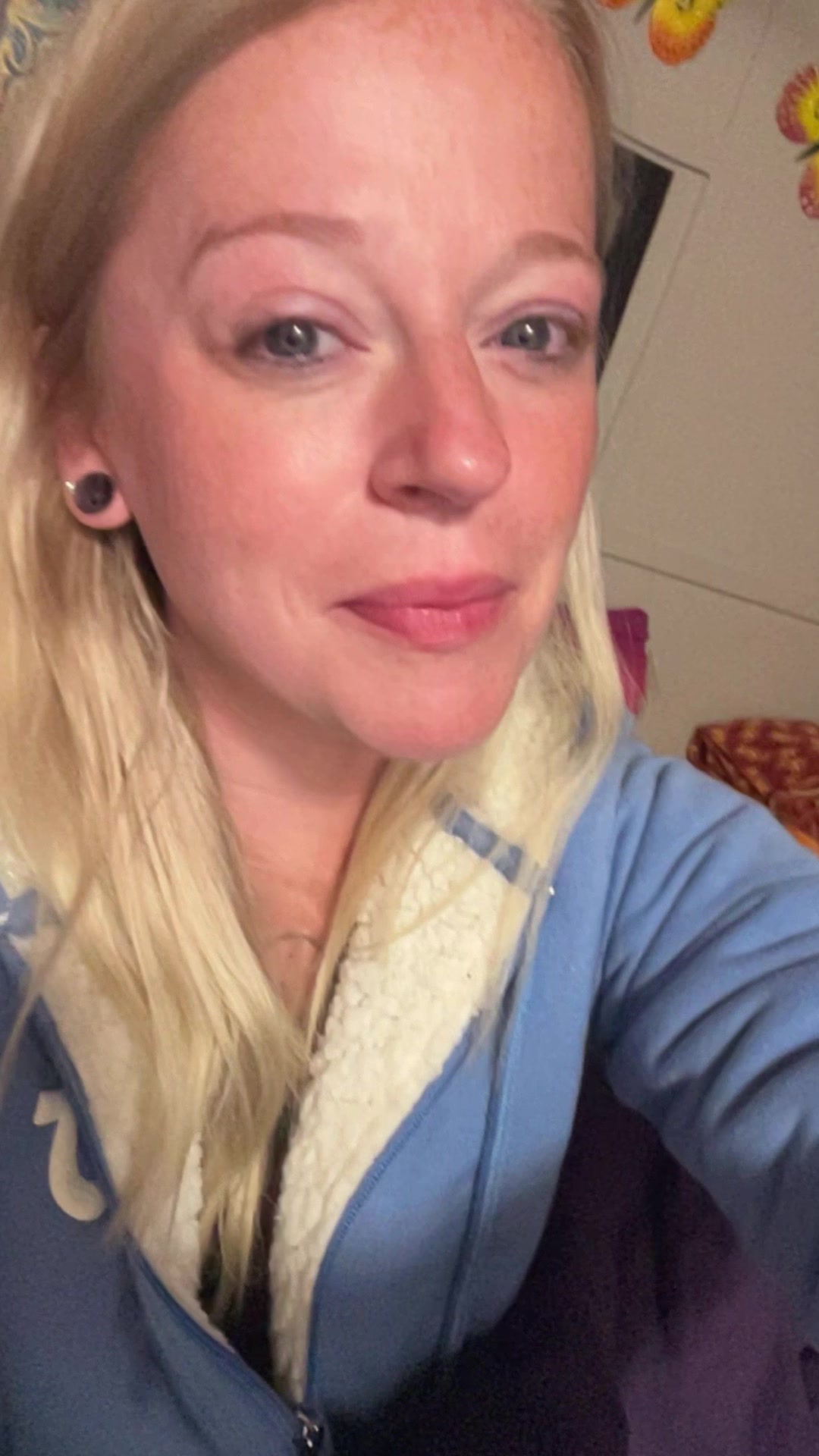 @queenbee03