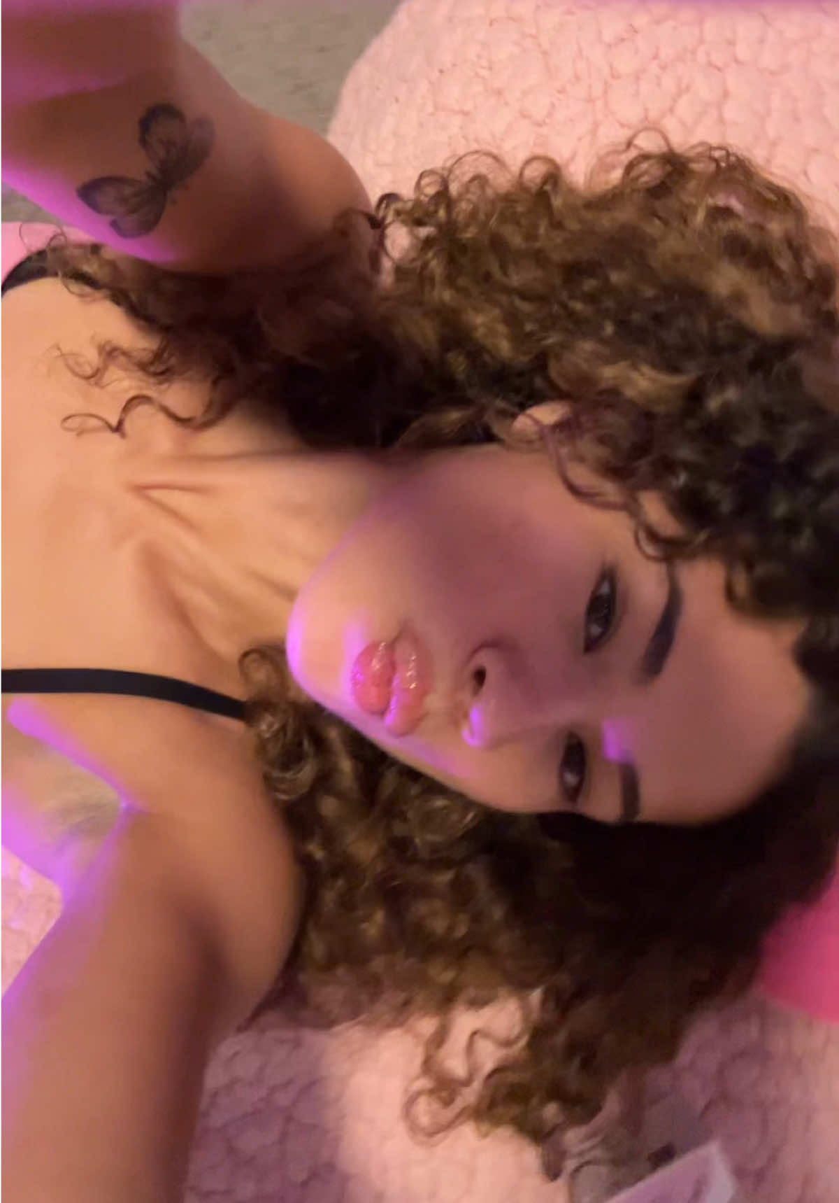 @ꨄ