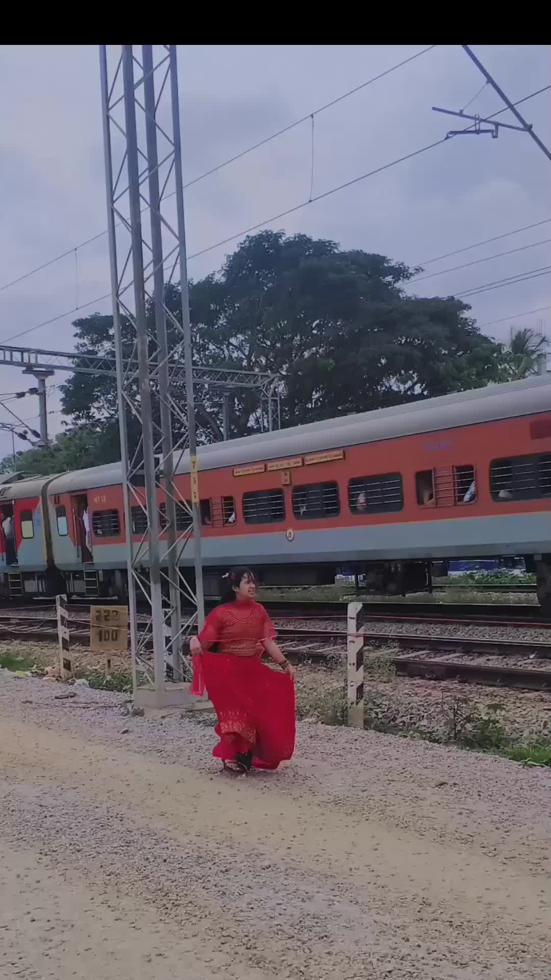 @अभागी परदेशी छोरी 🇮🇳🇳🇵😭
