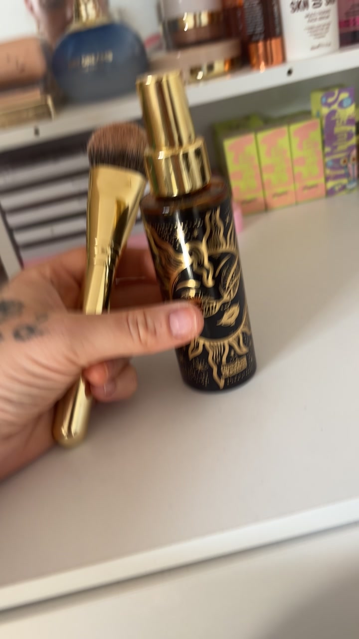 @Roshys Reviews 🌷