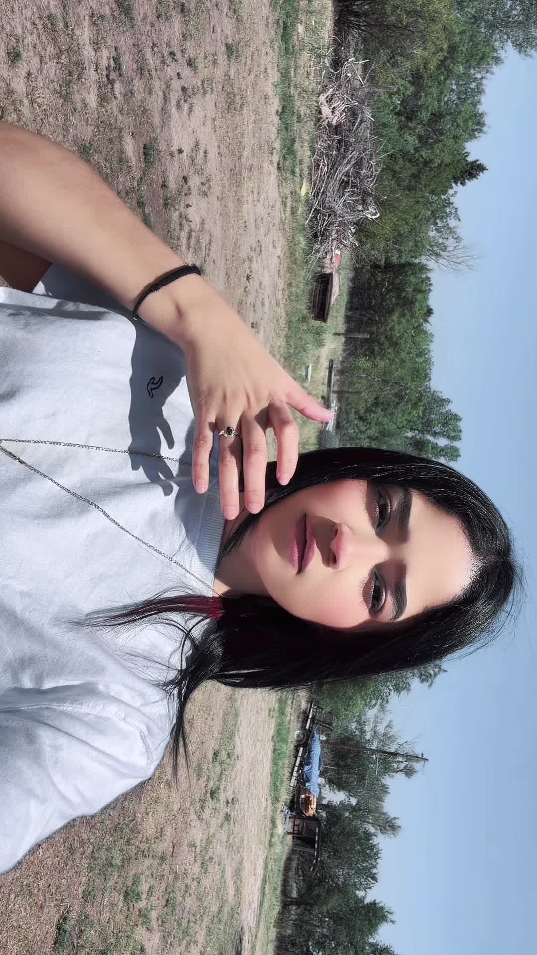 @🫦