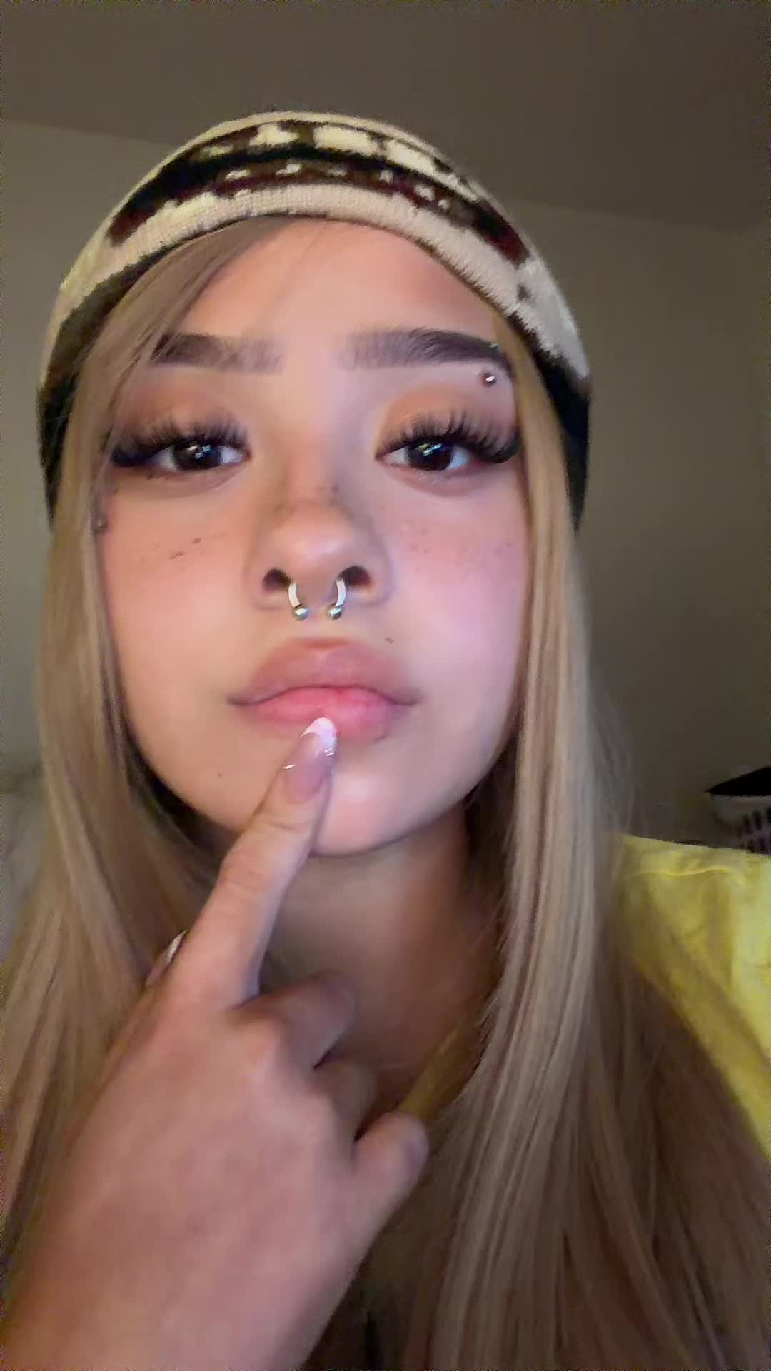 @vi