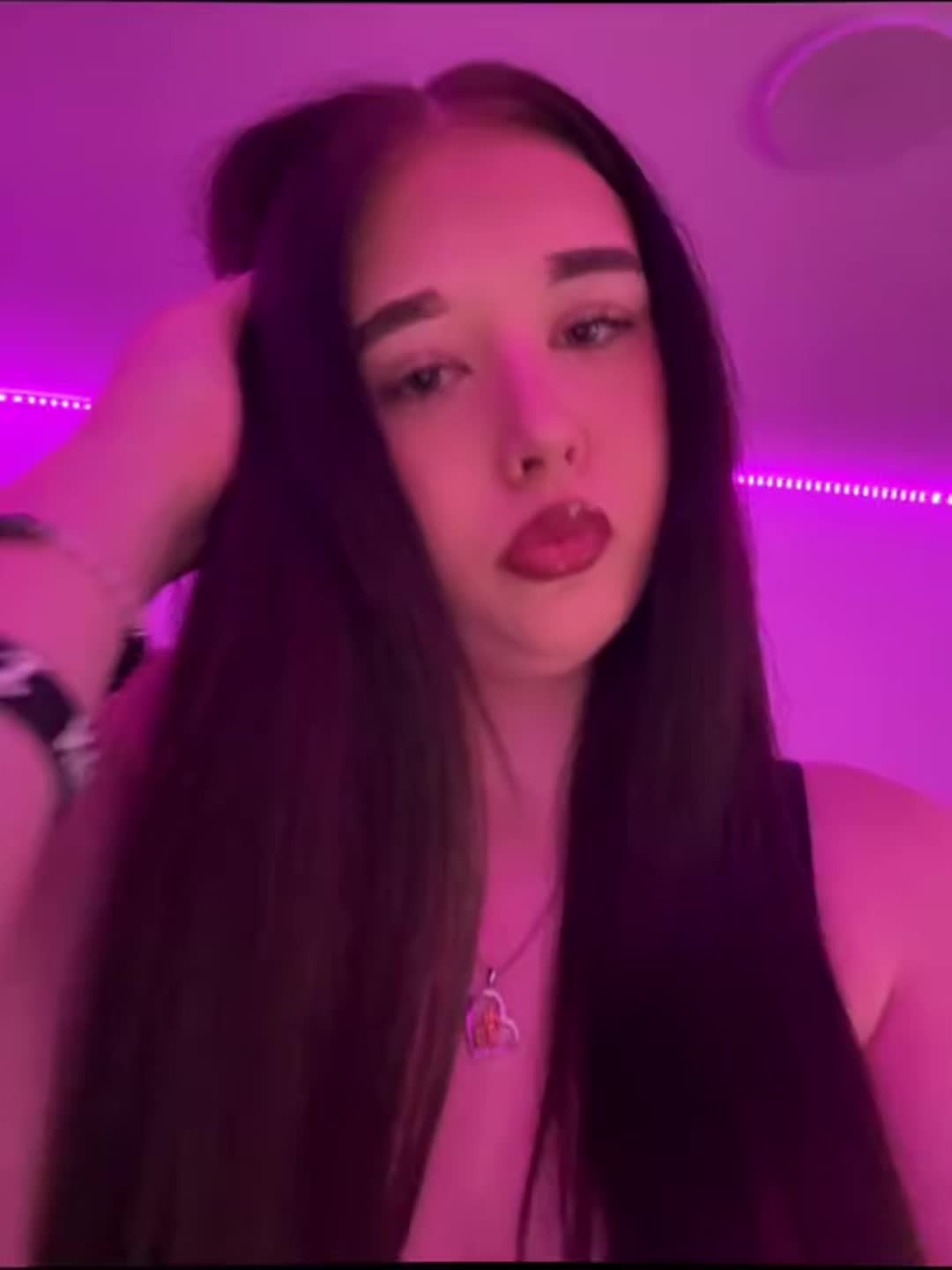 @ꨄ