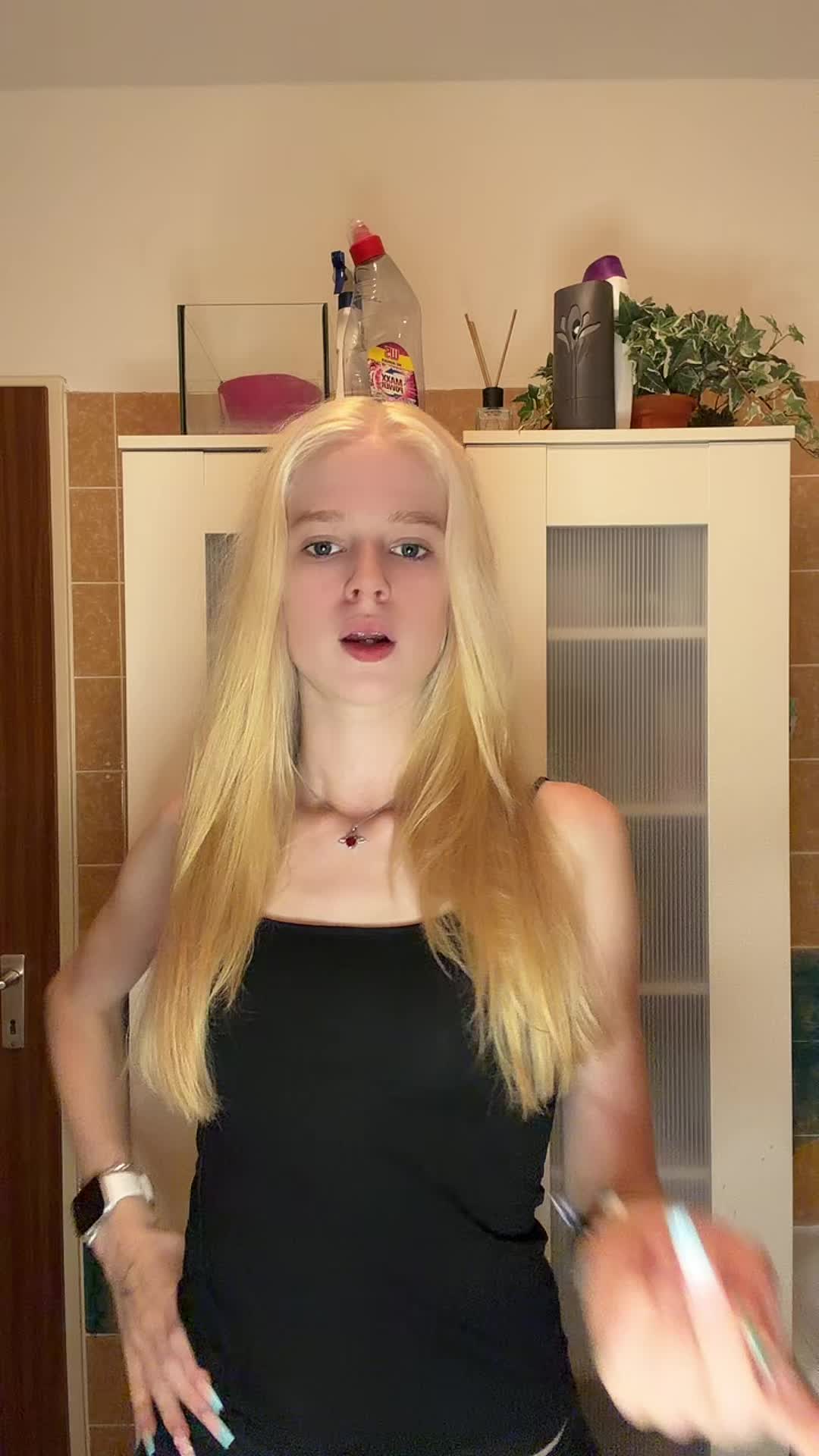 @𝓁𝒾𝓋𝒾 🎀