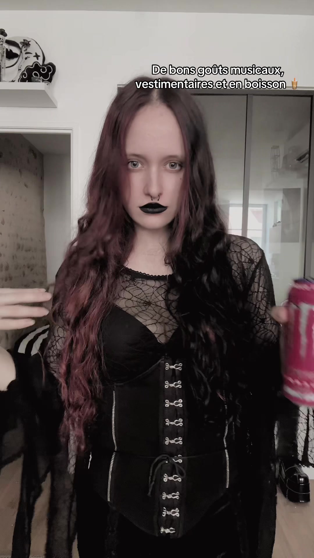 @🦇 𝔐𝔞𝔯𝔦𝔫𝔢 - Goth Girl