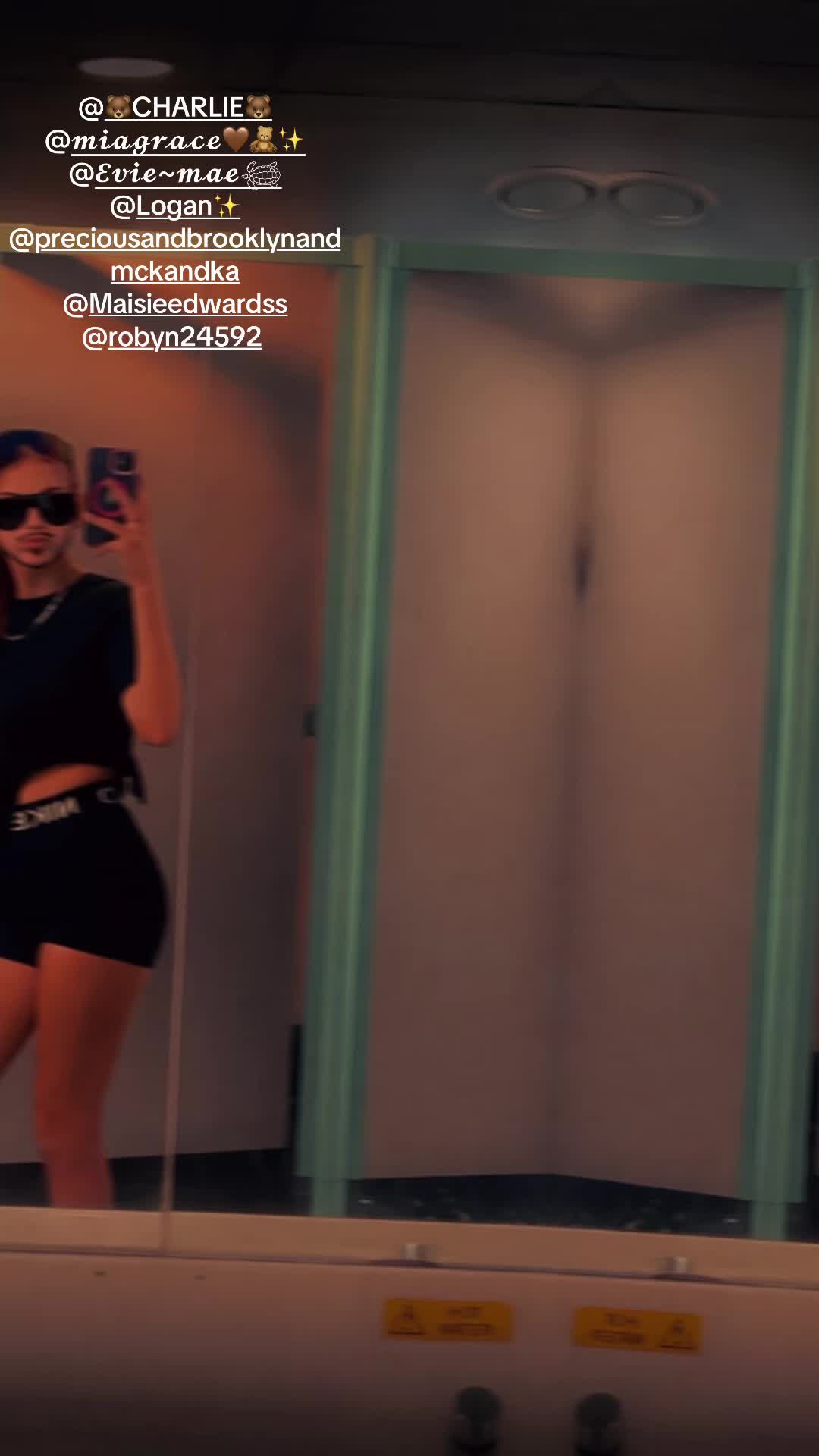 @Chloe_09