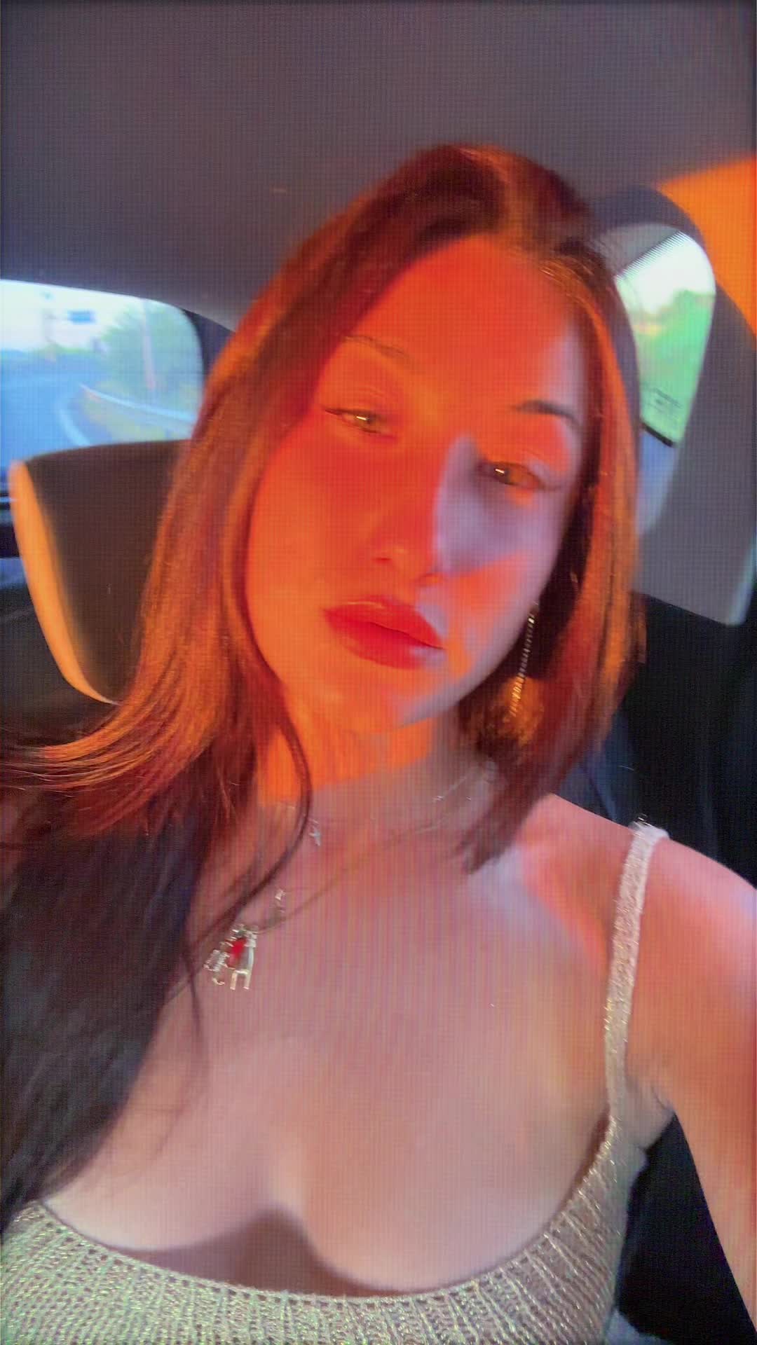 @🦂