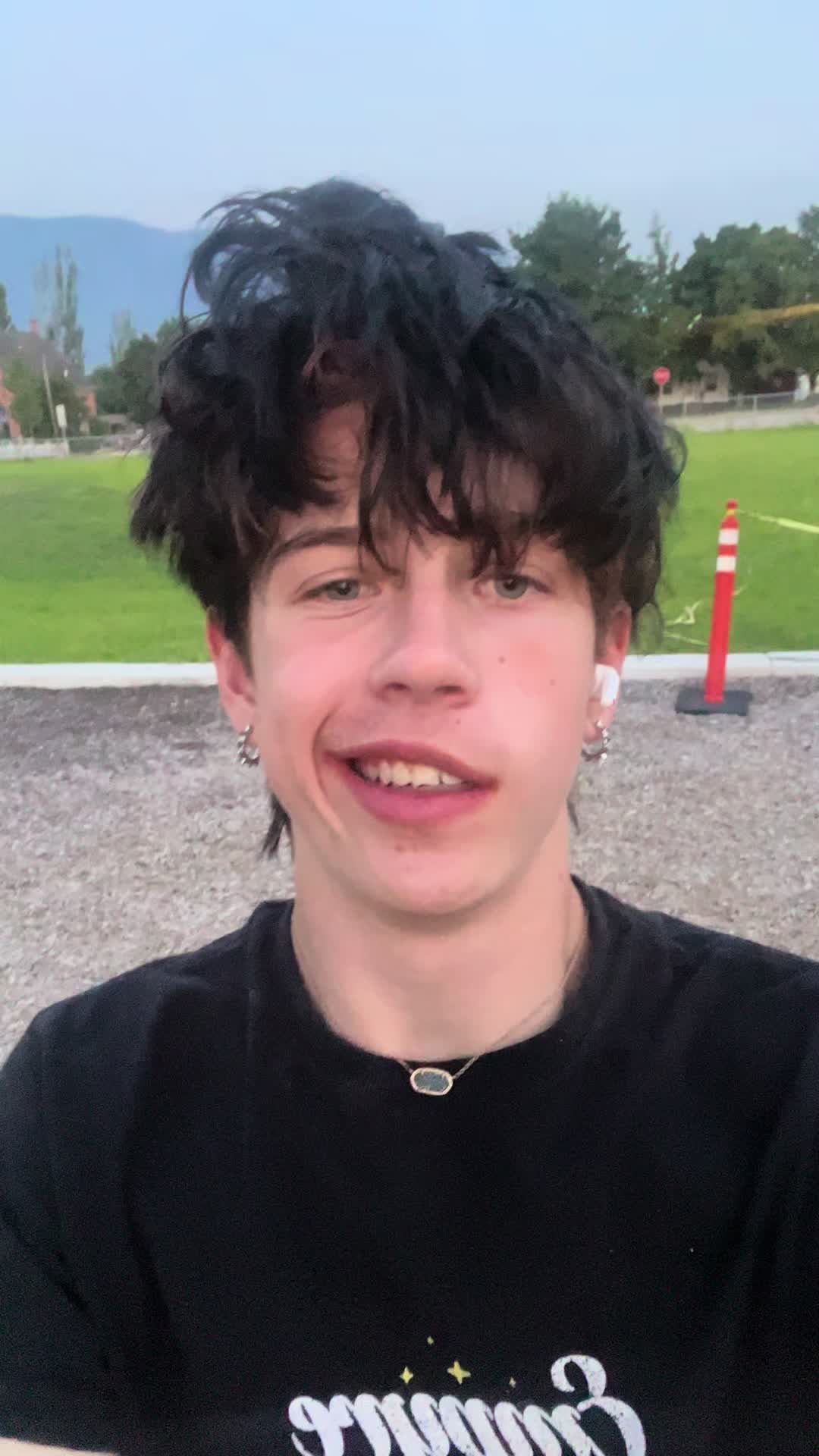 @𝔄𝔑𝔇𝔜👻💜
