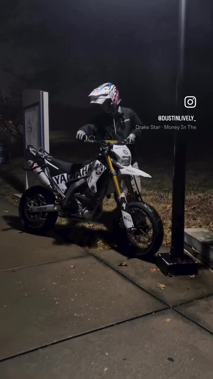 @adams_stunt_250