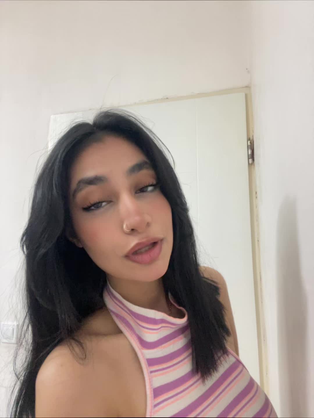 @Donyaaaa