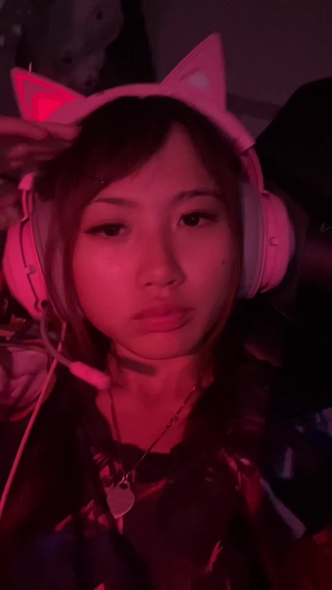@woahkuriko