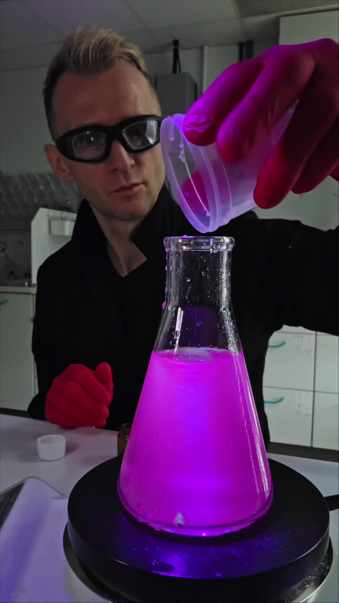 @luminescent_chemist