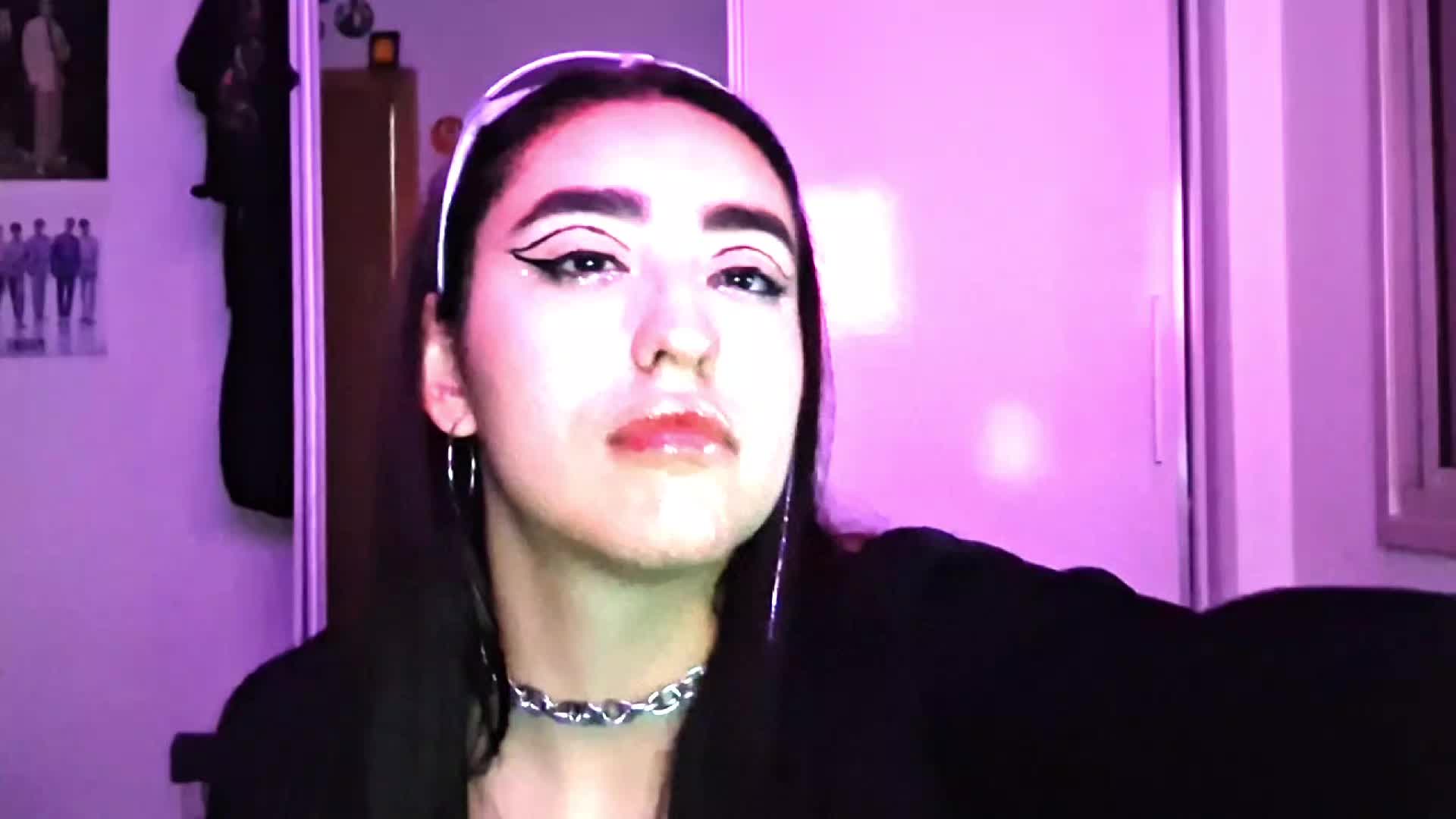 @G I K A