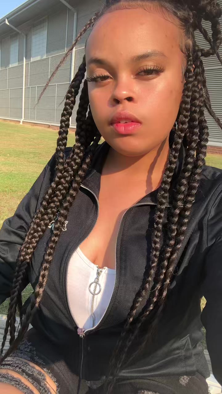 @UnbotheredBri18