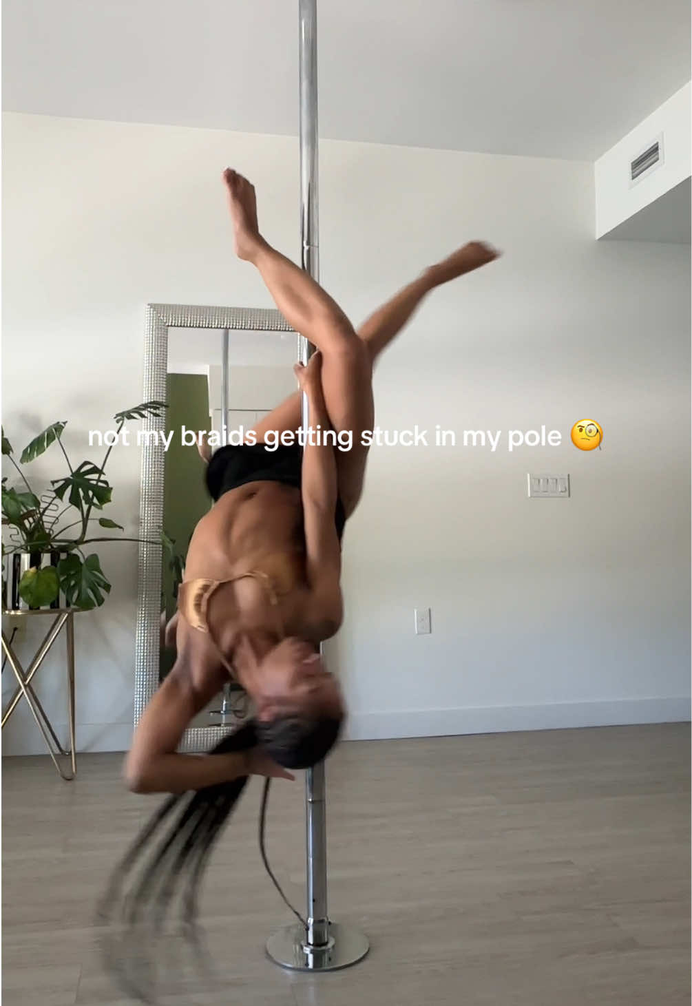 @khalah | IG: @kmo.tionn