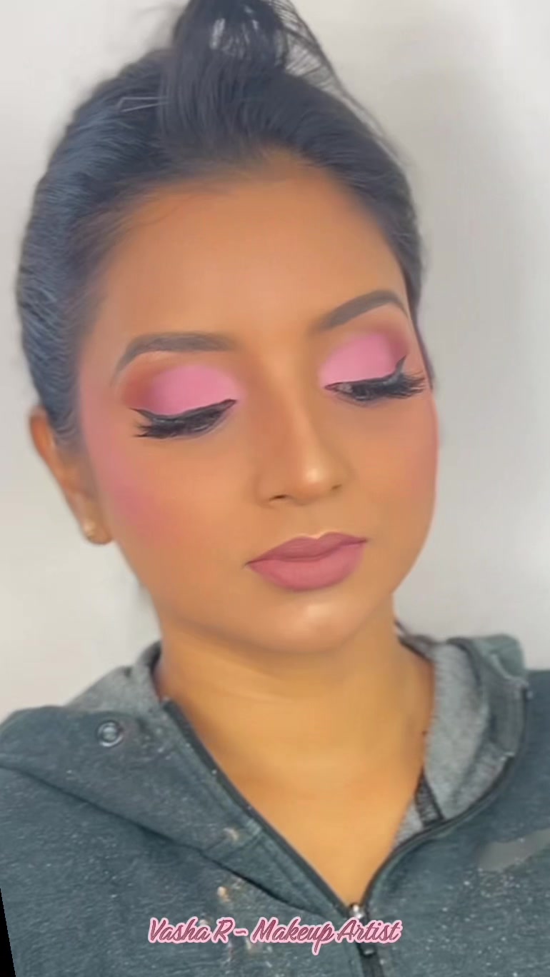 @Vasha R - Makeup Artist 🇹🇹