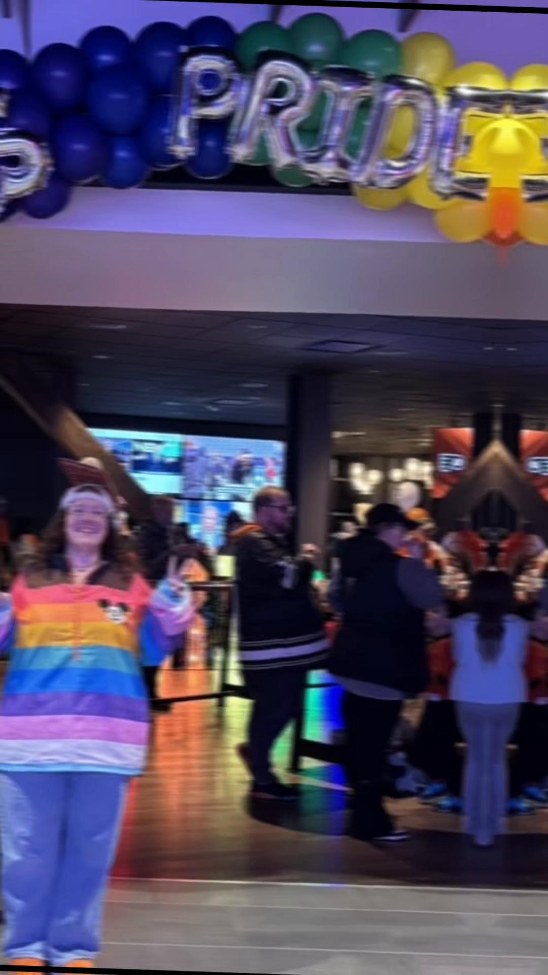 @Maniac~Mel 🏳️🌈🖤