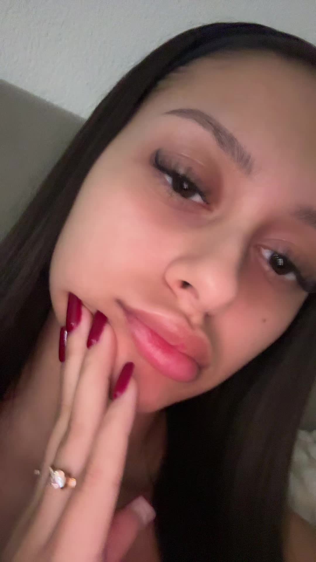 @𝐴𝑛𝑛𝑎𝑙𝑖𝑛𝑎