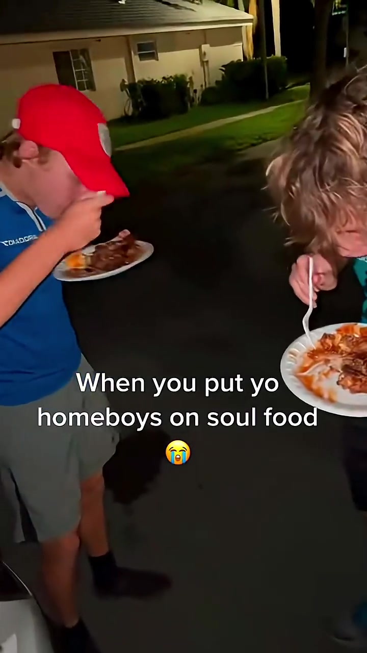 @aroramoonmonroe