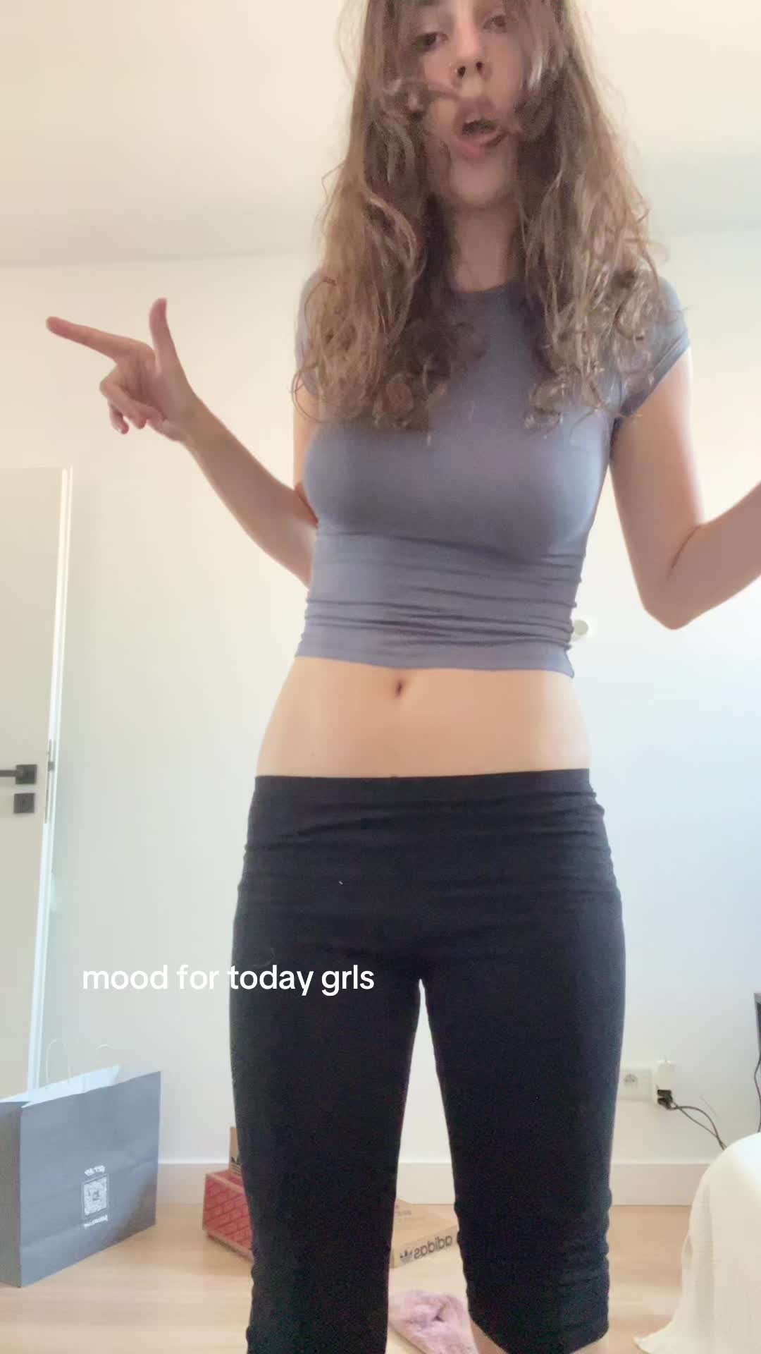 @Ameliamakaruk_