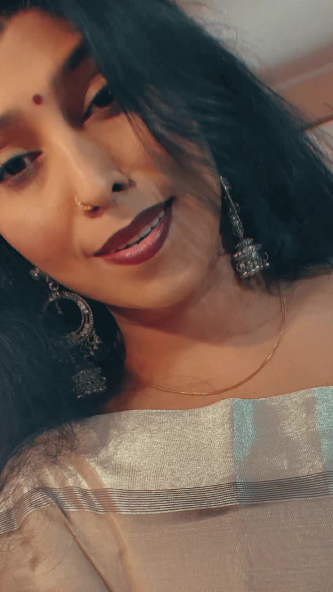 @Tharshi🖤❤️
