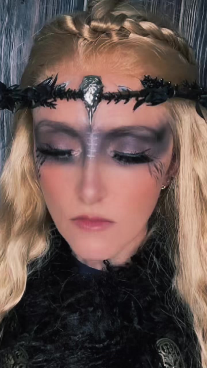 @Pixie_Scarlett