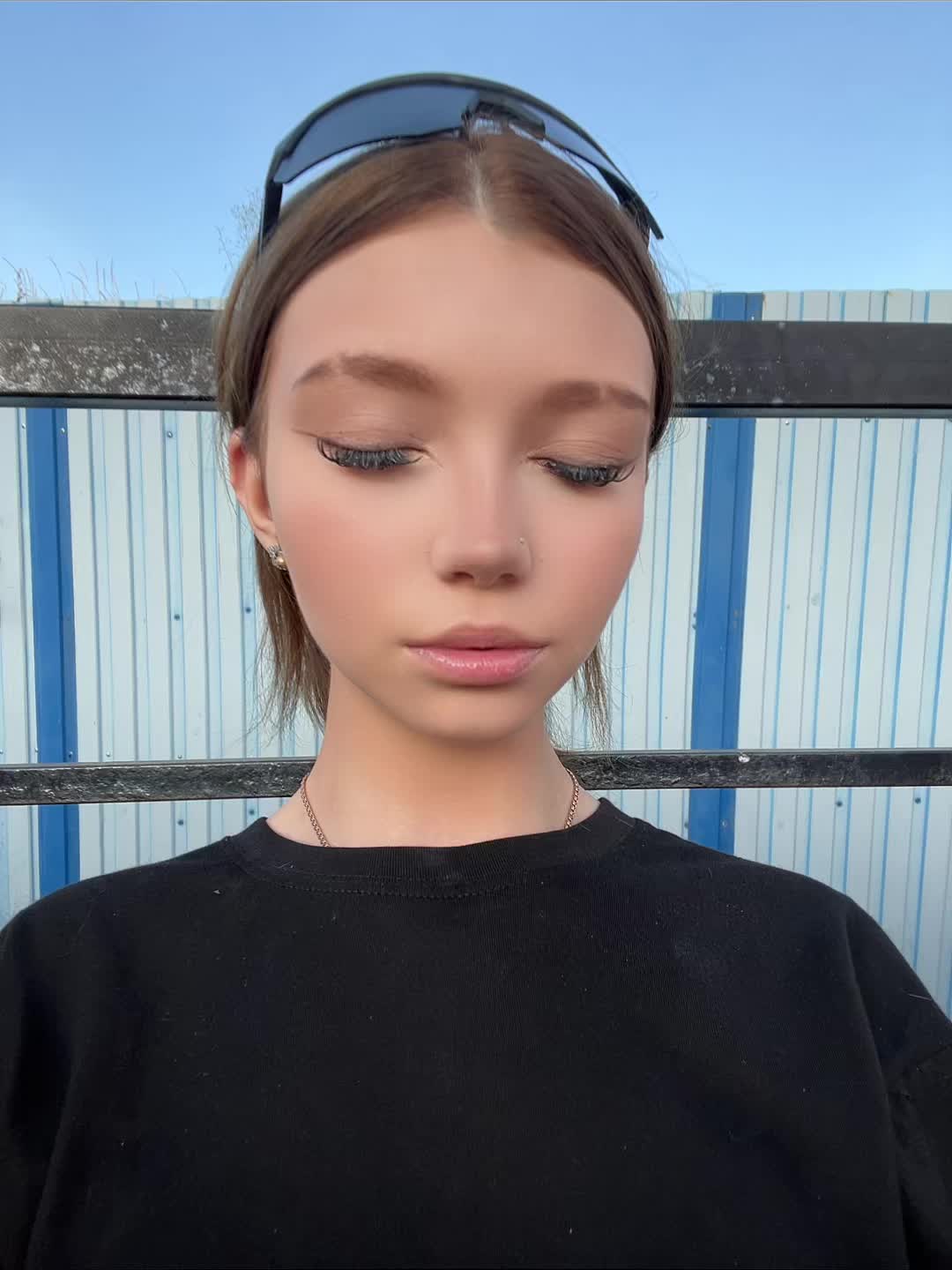 @Lika_2402