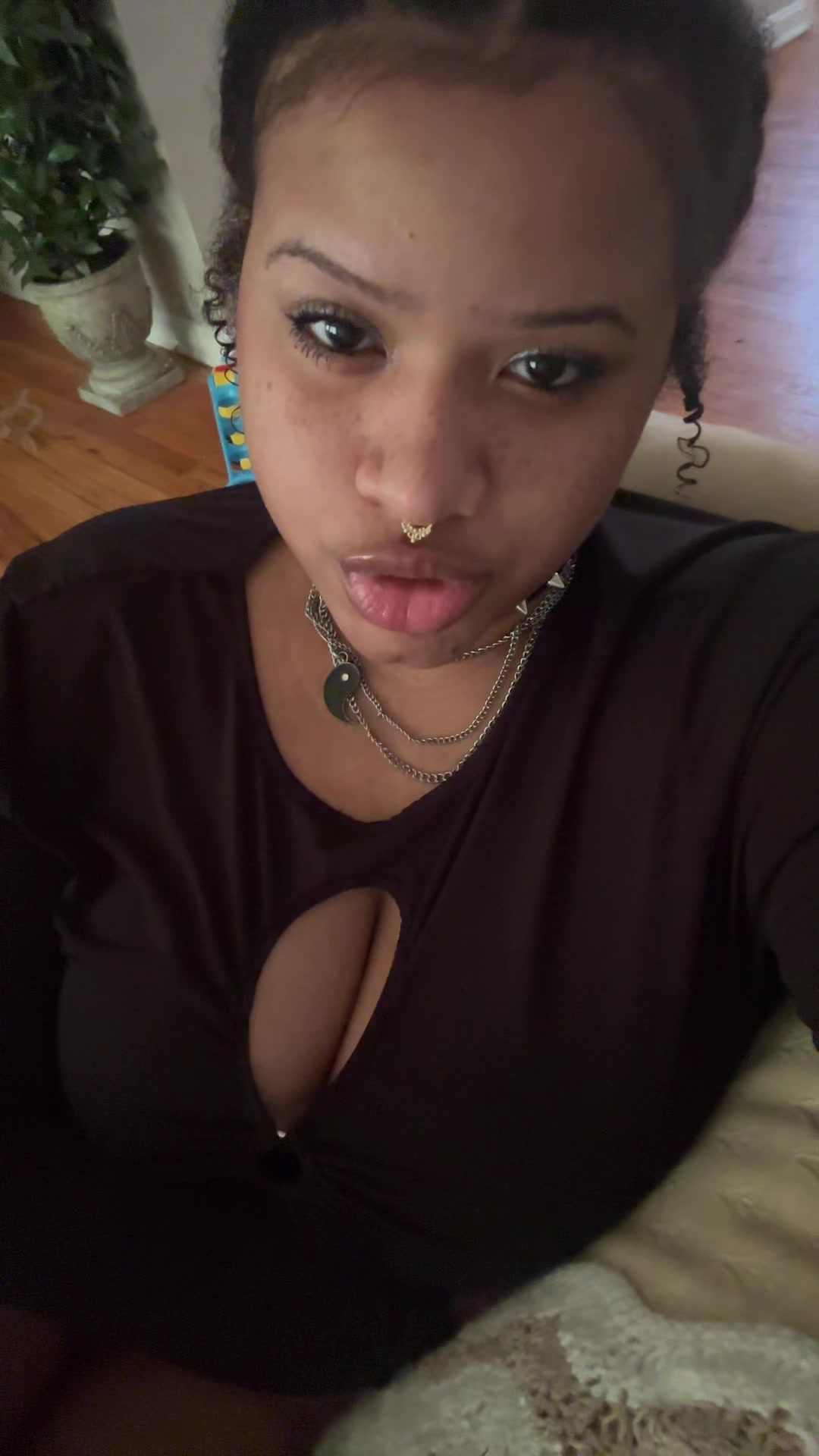 @mizvenuz