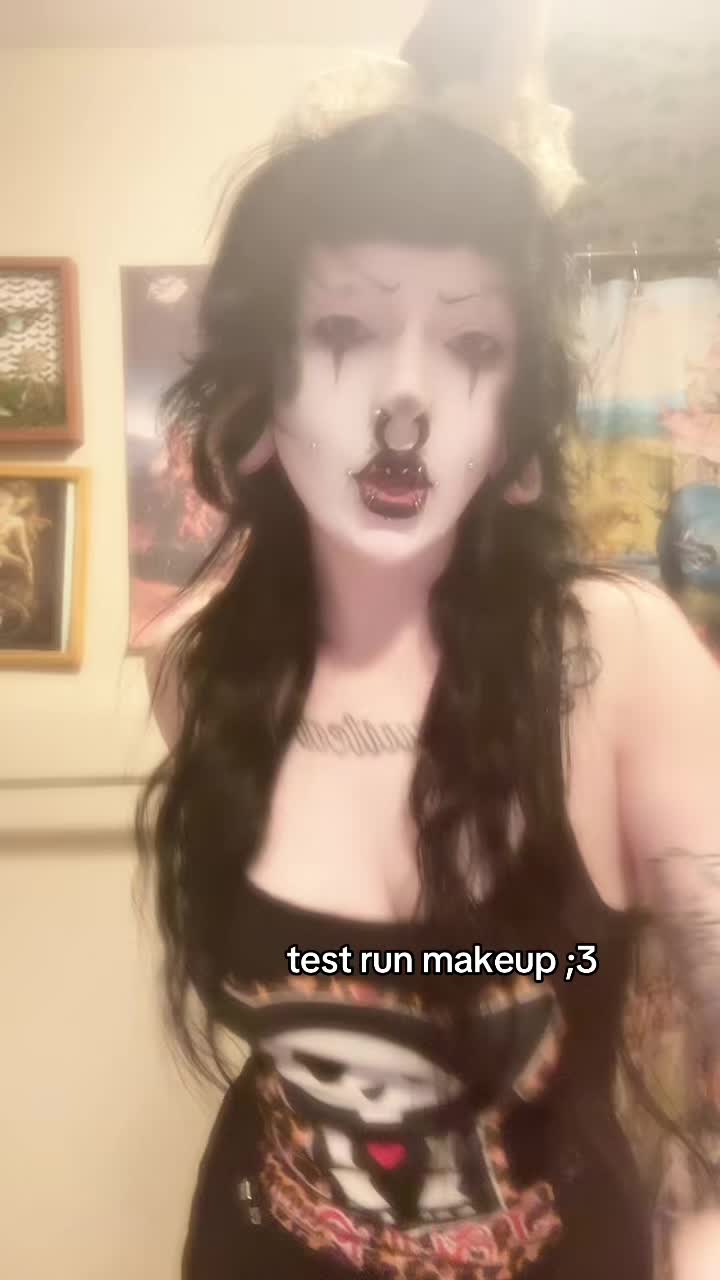 @audreysaysmeow