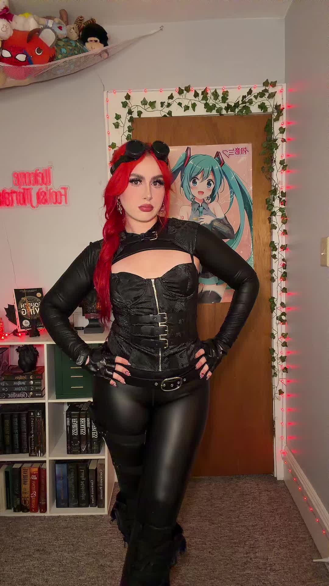 @simiviolet