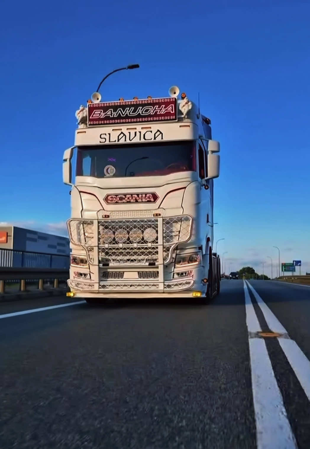 @xTheMainTrucker™