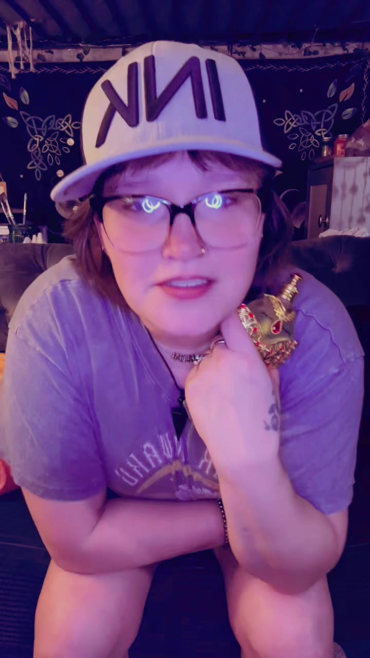 @Unhinged & Healing 🤞