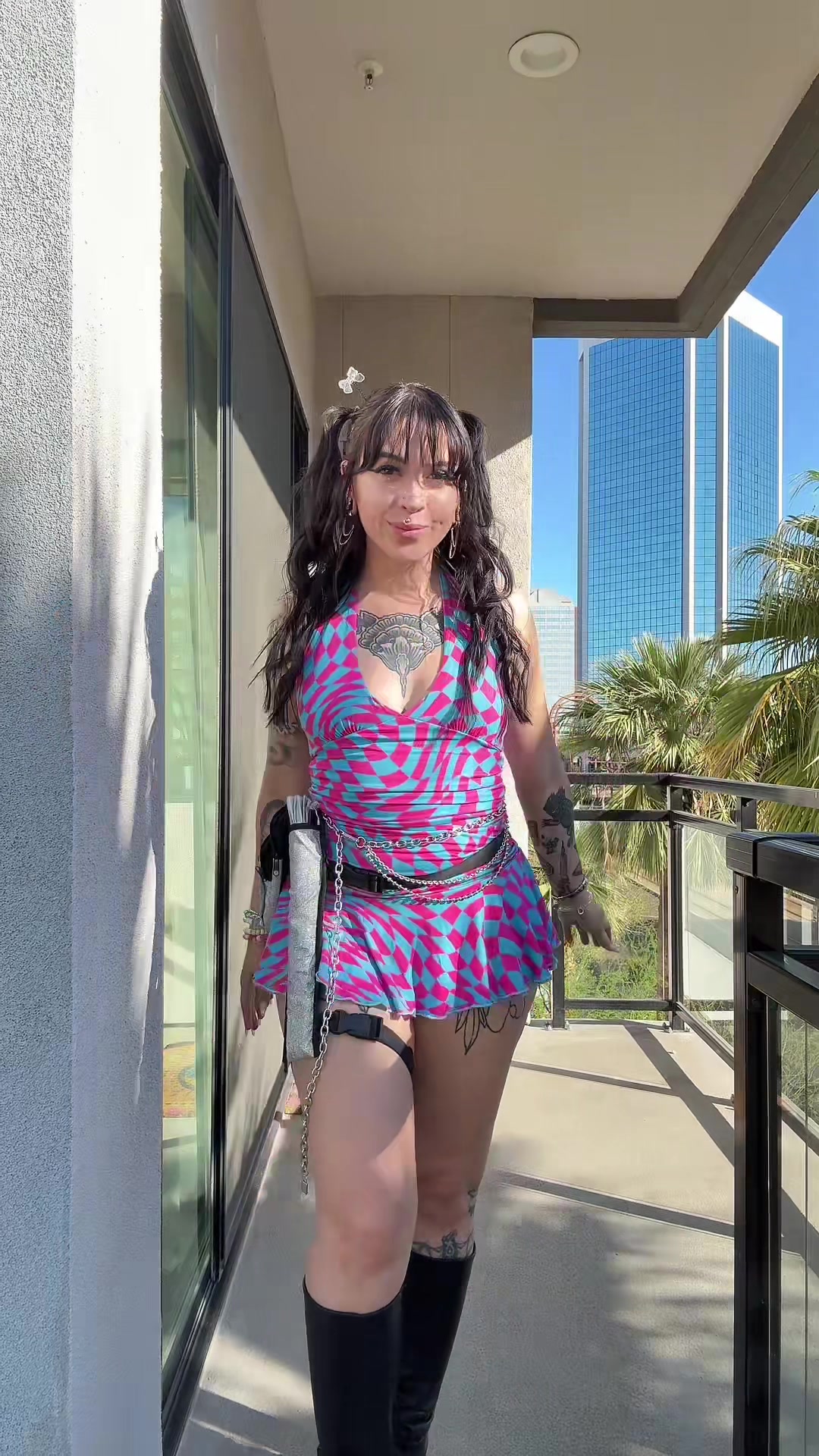 @Lunarfox_