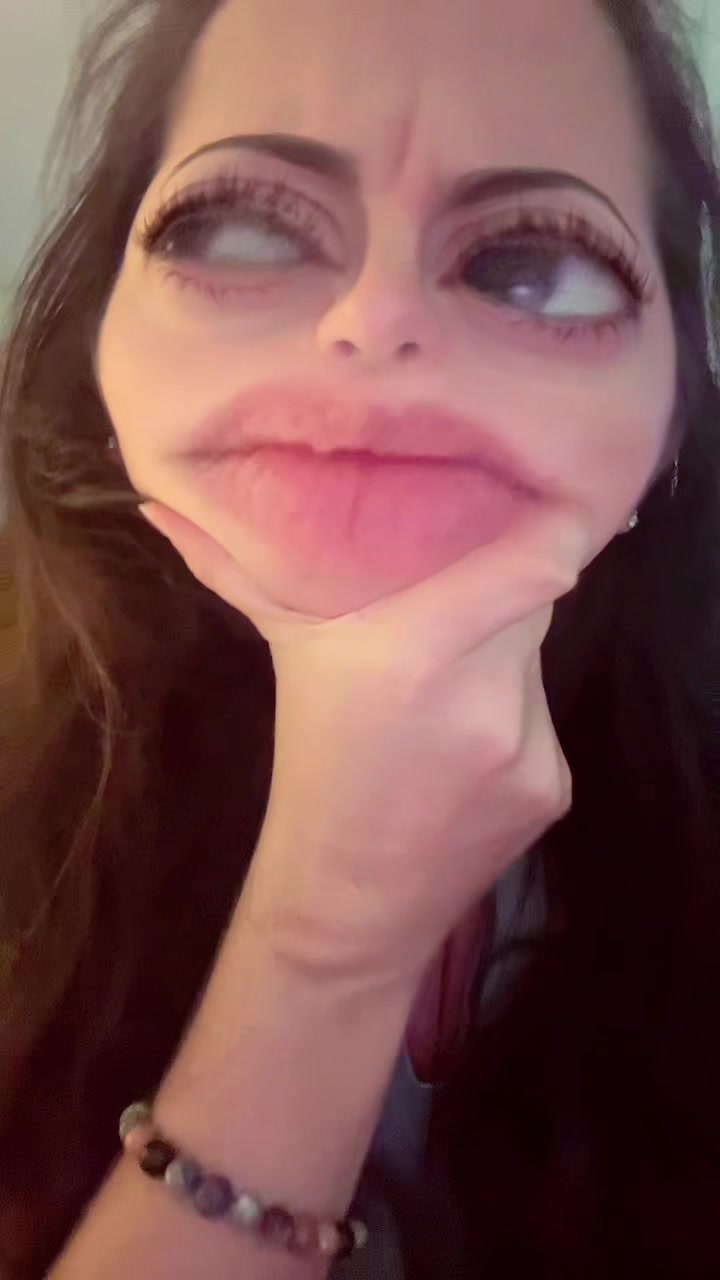 @ᗪᑌᑕKIᗴ Iᑎ ᗩ TᑌTᑌ