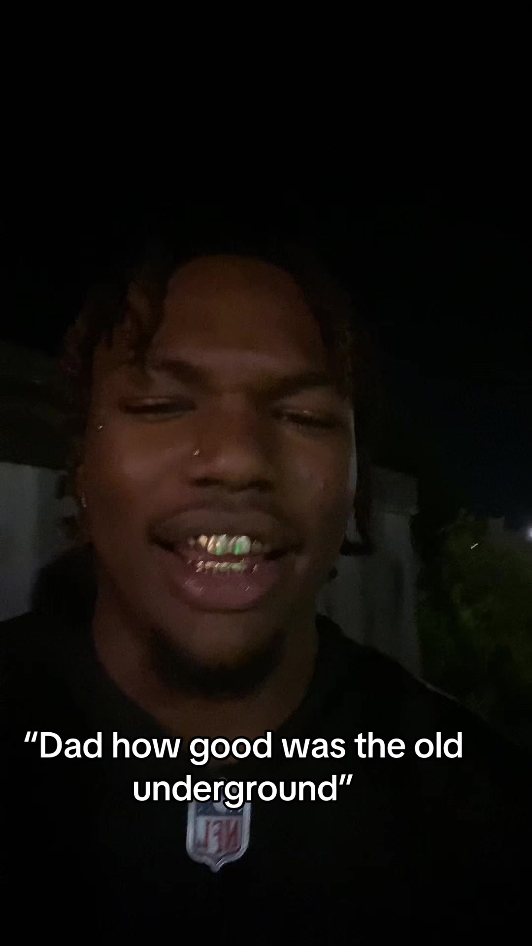 @👾