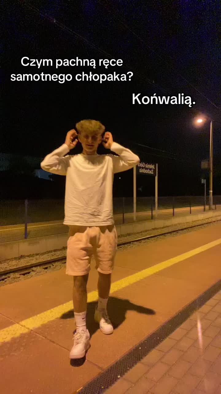 @๐ฒ ๐ ๐ฌ ๐ ๐ป ๐ ๐จ ๐ต