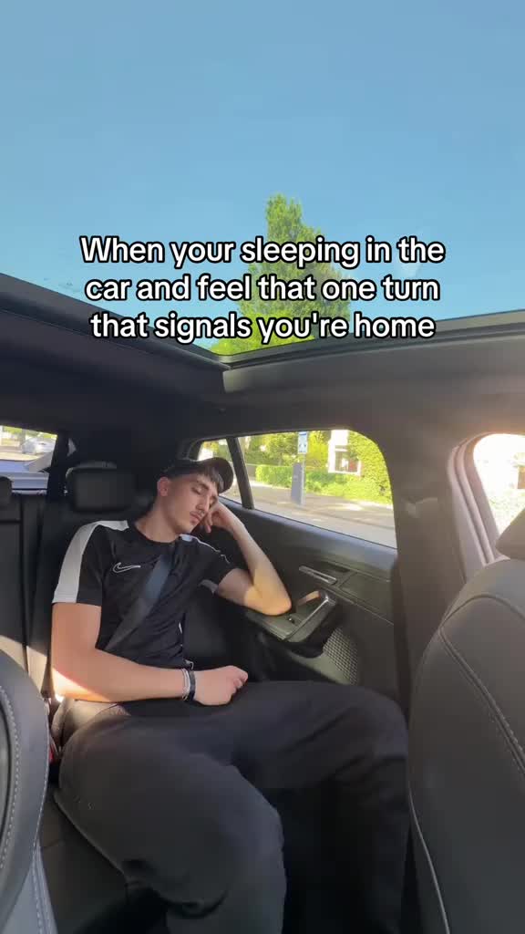 @𝓤𝔃𝔃𝓲シ