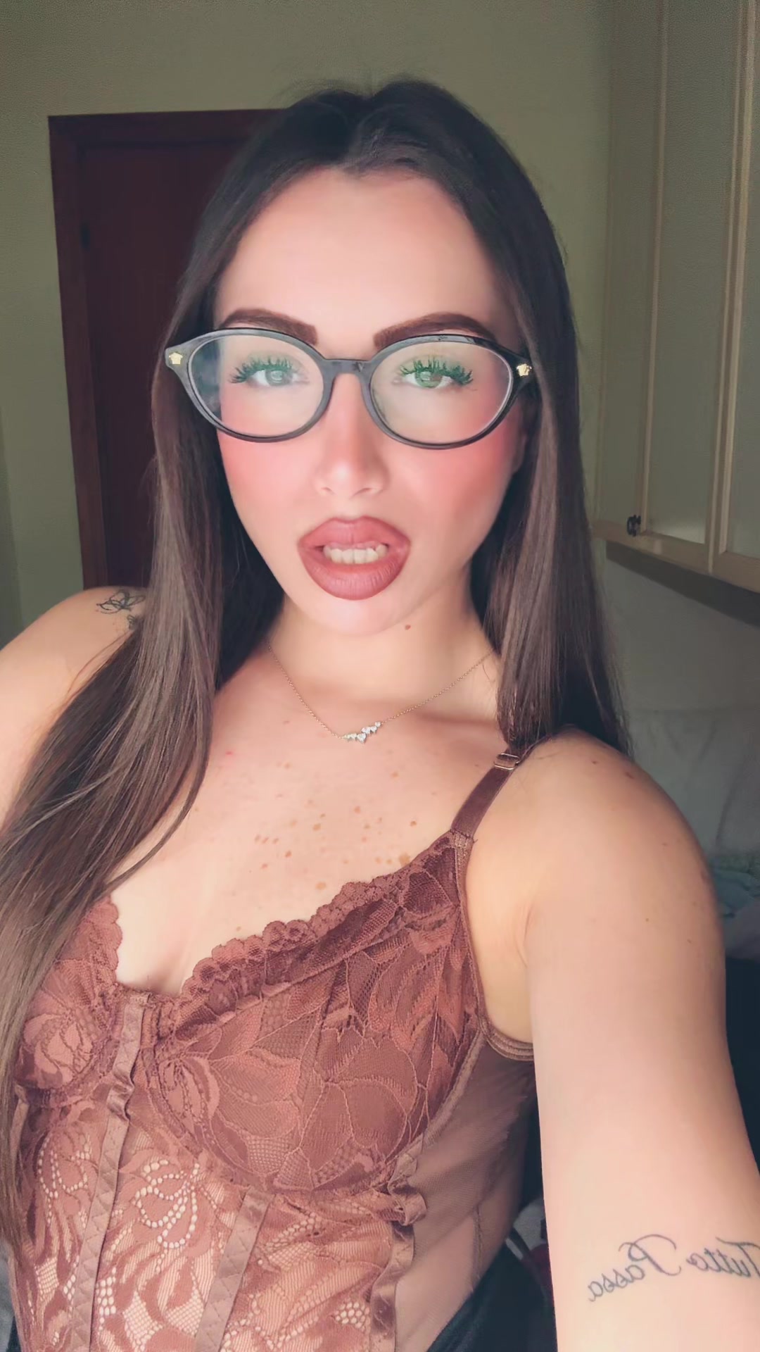 @𝐌