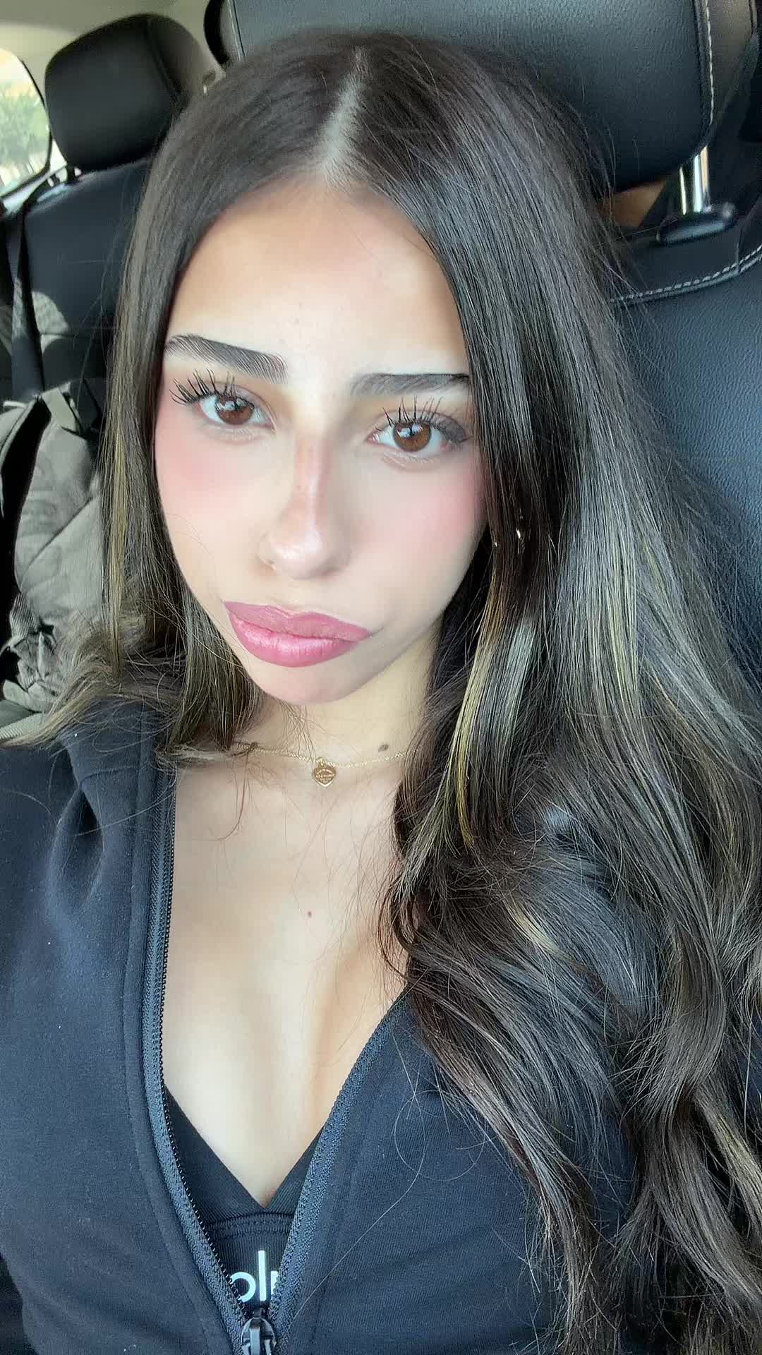 @bella