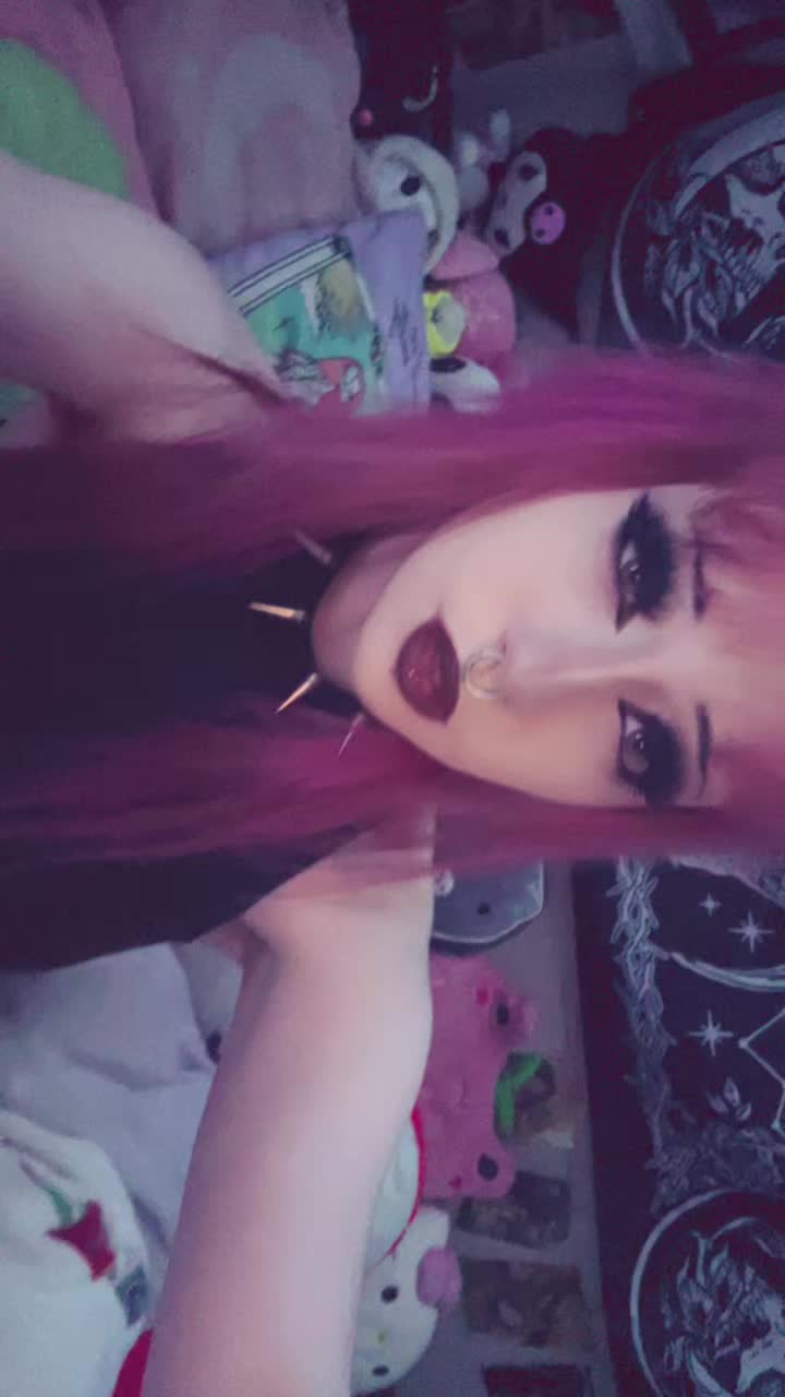 @<3