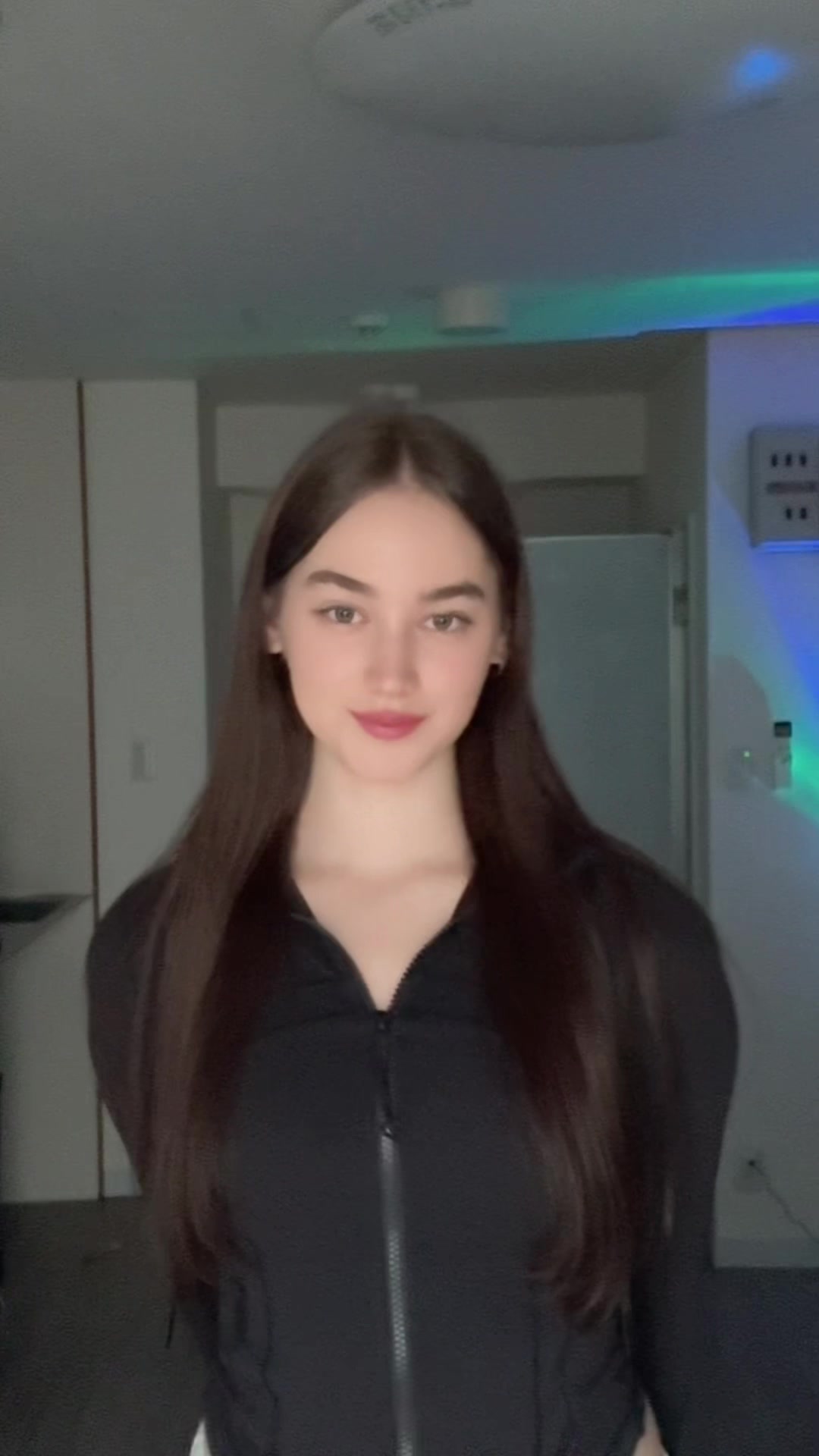 @alyan0va