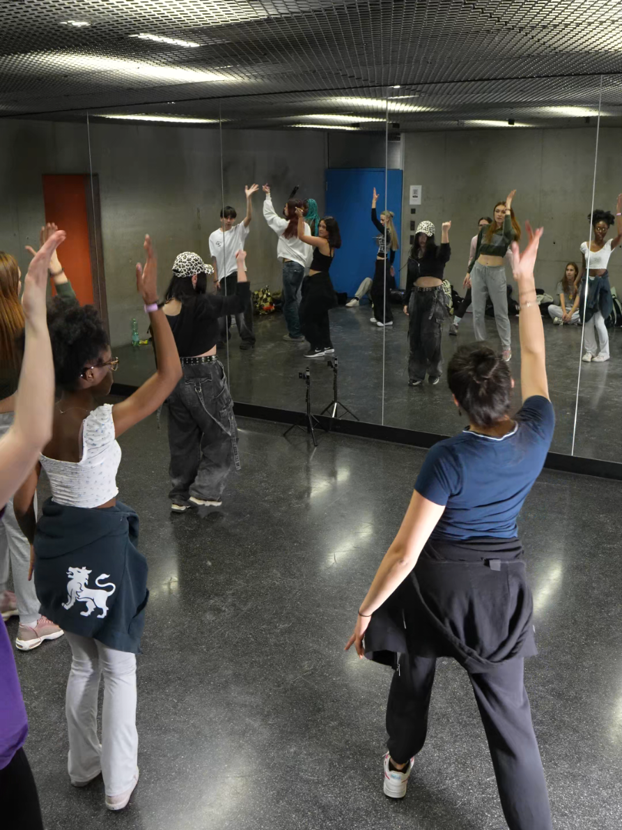 @VAO Dance Crew