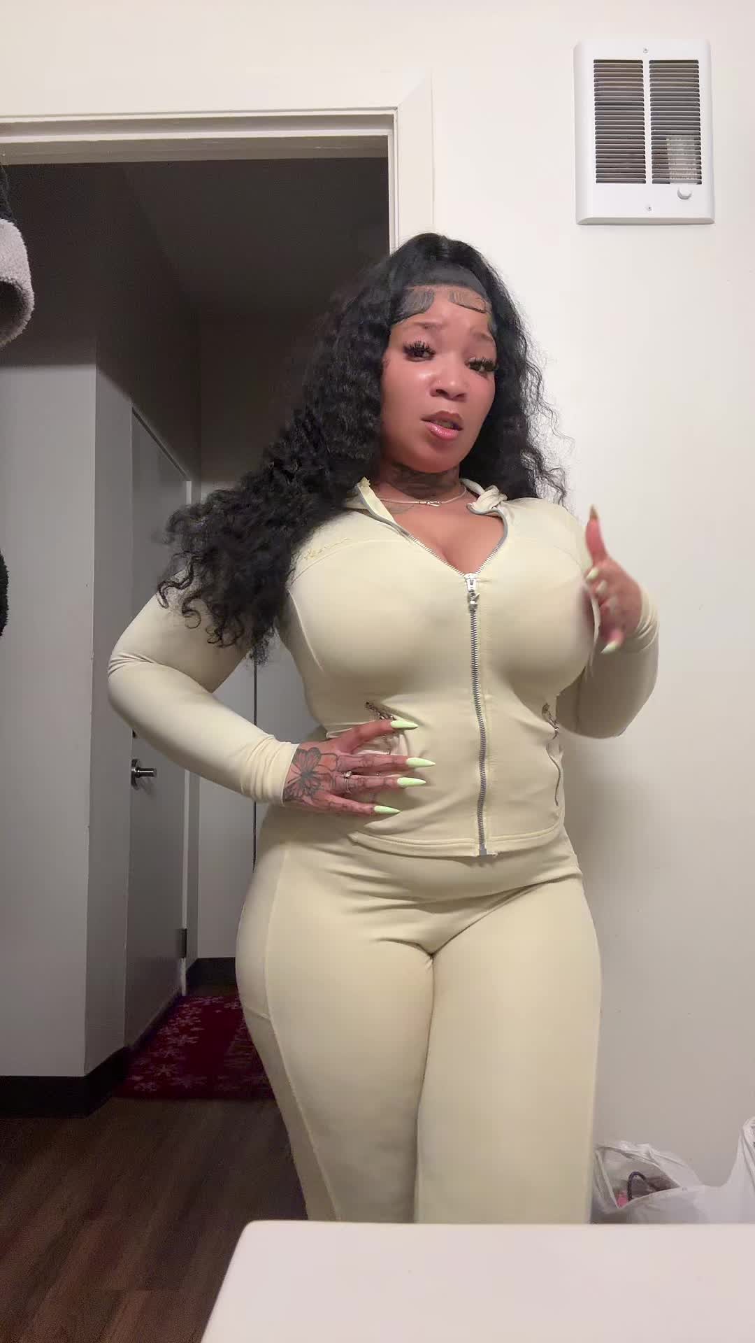 @EssieBabyyy