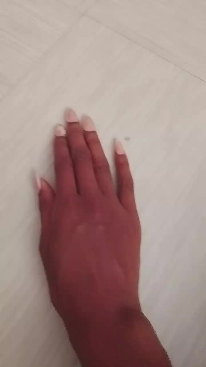 @laura